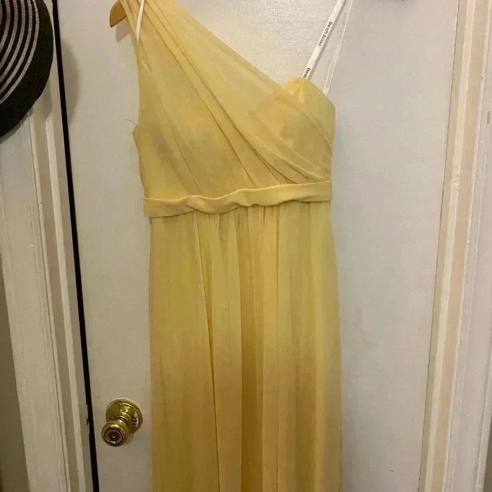 David’s Bridal | Bridesmaids Dress | Knee Length | Size 4 | Color: Canary
